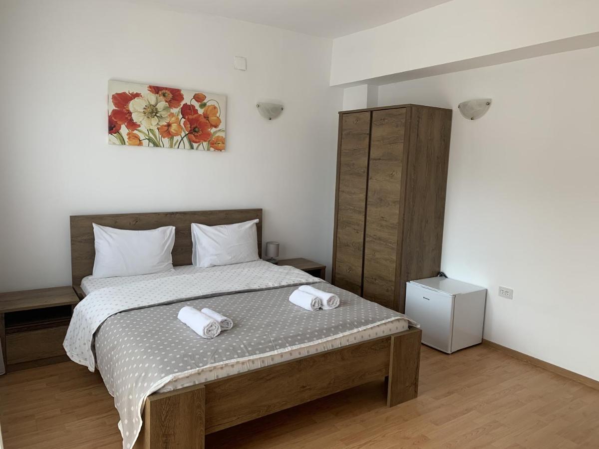 Casa Ana Serena Ieşelniţa 外观 照片