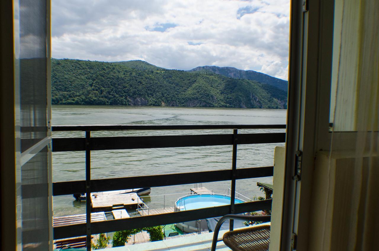 Casa Ana Serena Ieşelniţa 外观 照片